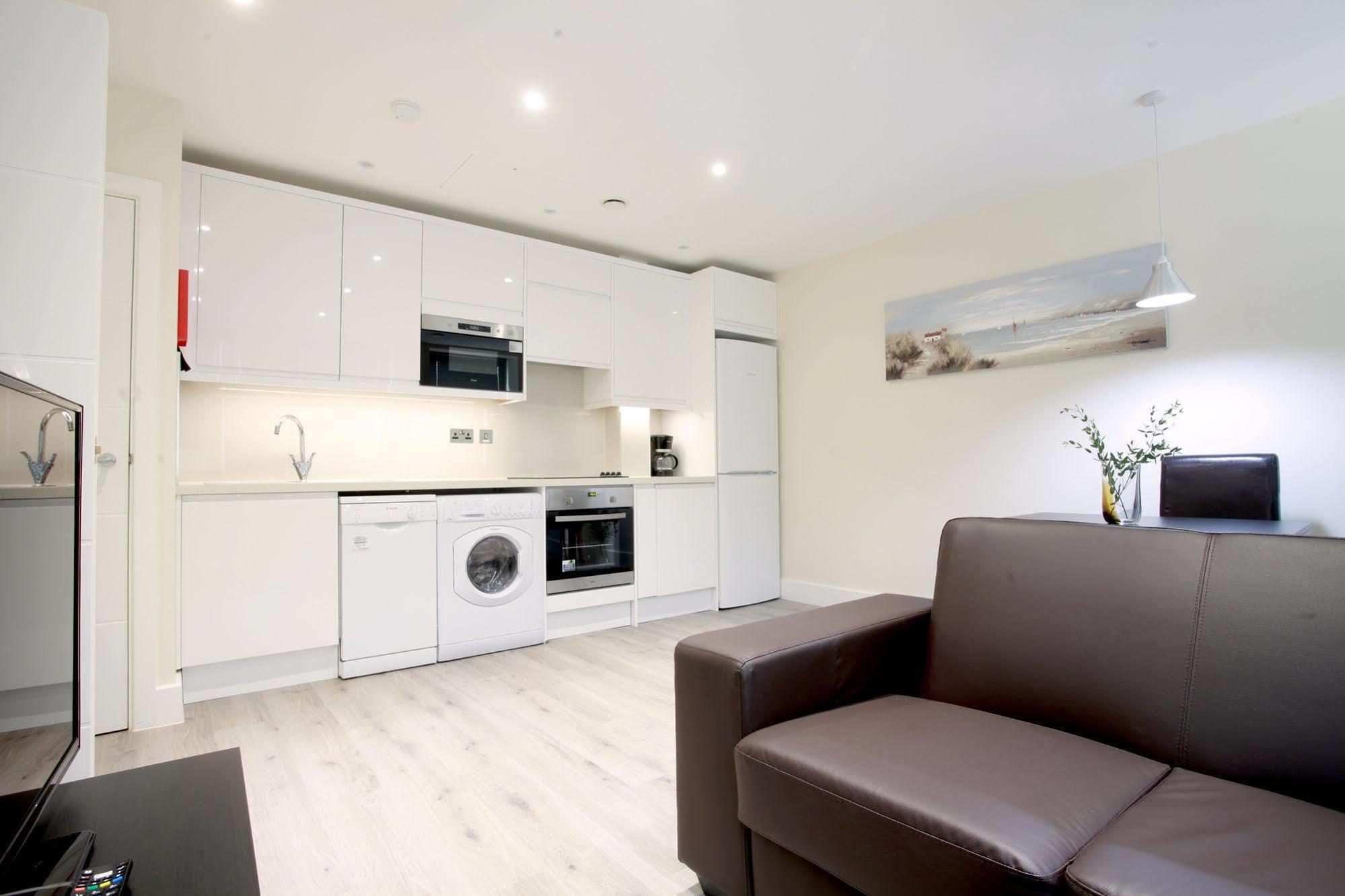 Valet Apartments Wembley Exterior photo